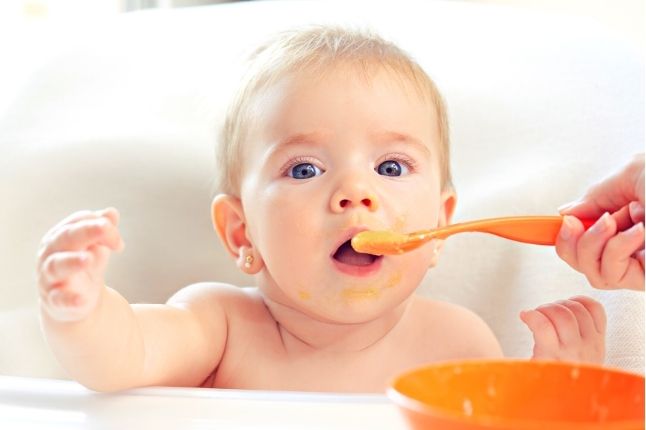 Rozszerzanie diety niemowlęcia krok po kroku